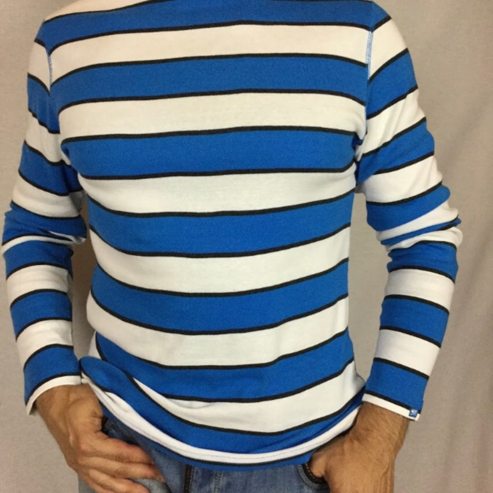 Incredible Point Zero Brand crew neck long sleeved blue and white stripy design